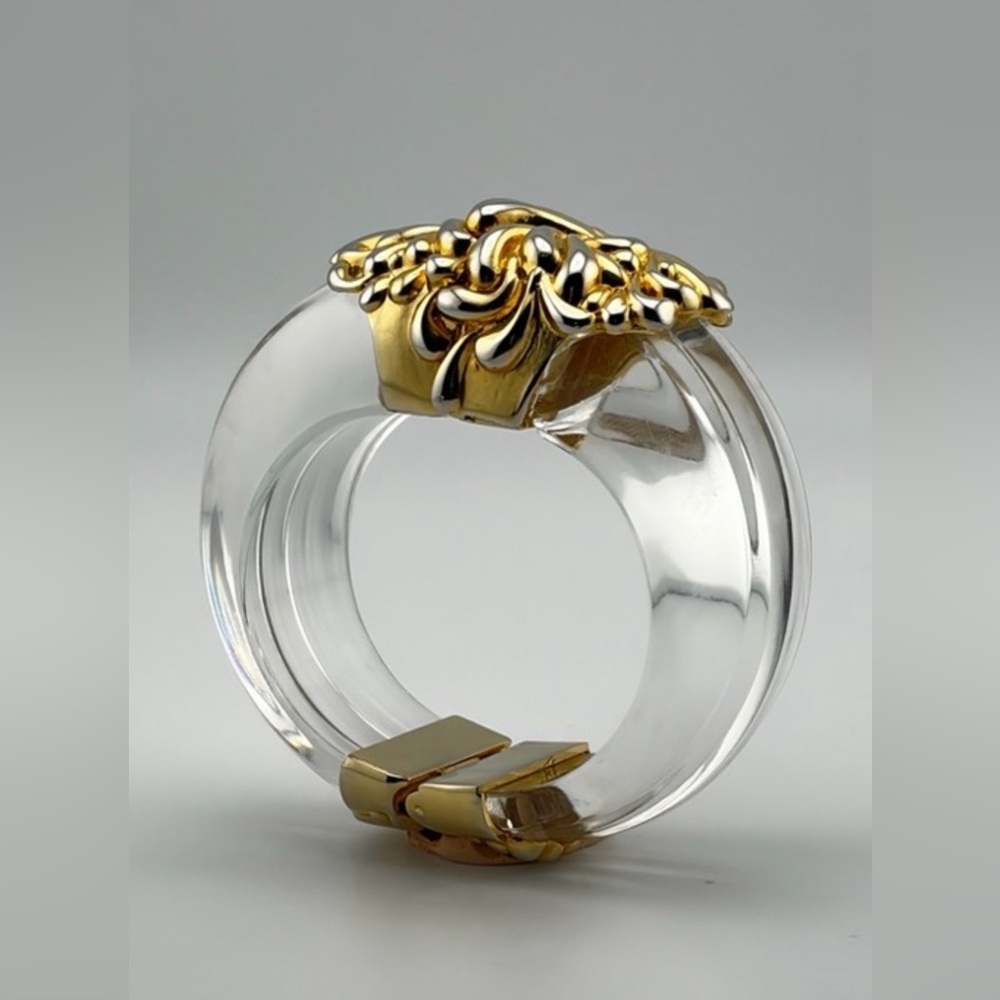 Vintage Inna Cytrine Paris Lucite Chrysanthemum Clamper Bracelet